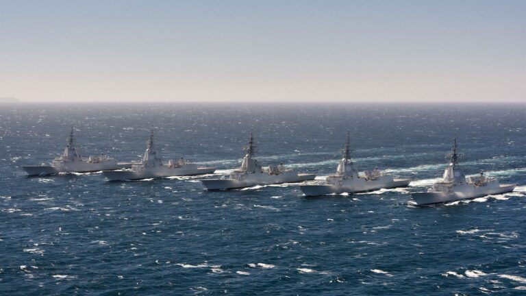¿Cómo continuar en la élite naval con las fragatas F-100 hasta que lleguen las nuevas F-110?